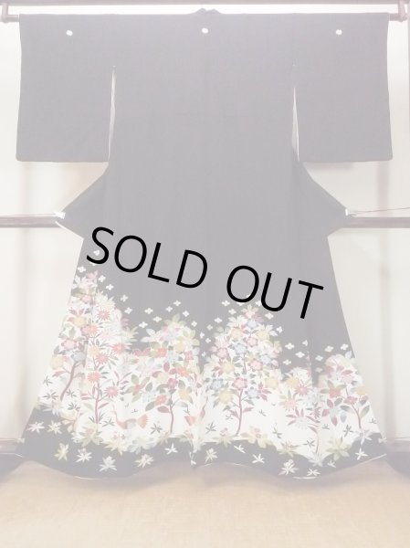 Photo1: O0509F Vintage Japanese kimono   Black TOMESODE formal for women / Silk. Flower,   (Grade B) (1)