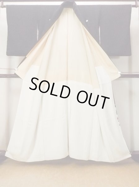 Photo3: O0509F Vintage Japanese kimono   Black TOMESODE formal for women / Silk. Flower,   (Grade B) (3)