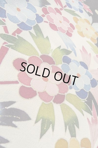 Photo16: O0509F Vintage Japanese kimono   Black TOMESODE formal for women / Silk. Flower,   (Grade B) (16)