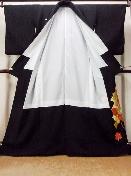 Photo3: O0509G Vintage Japanese kimono   Black TOMESODE formal for women / Silk. Orchid, Tagasode motif  (Grade B) (3)