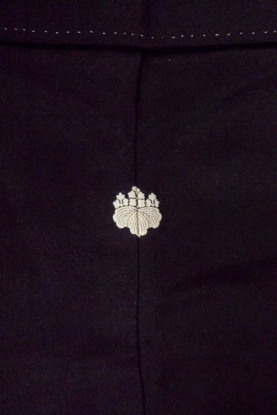 Photo4: O0509G Vintage Japanese kimono   Black TOMESODE formal for women / Silk. Orchid, Tagasode motif  (Grade B) (4)