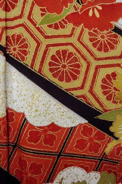 Photo9: O0509G Vintage Japanese kimono   Black TOMESODE formal for women / Silk. Orchid, Tagasode motif  (Grade B) (9)