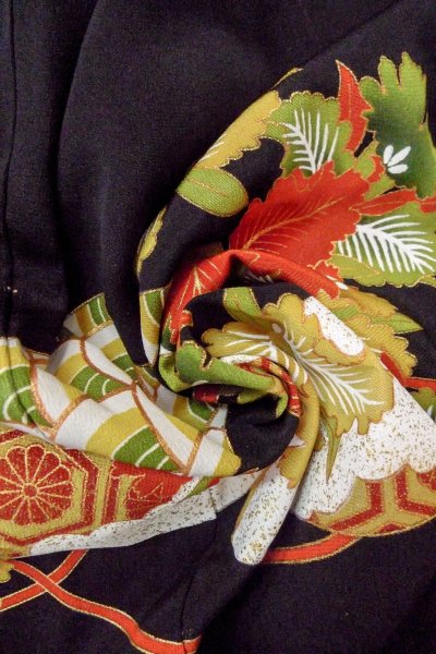 Photo17: O0509G Vintage Japanese kimono   Black TOMESODE formal for women / Silk. Orchid, Tagasode motif  (Grade B) (17)