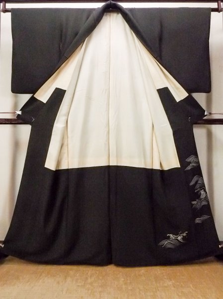 Photo3: O0509H Vintage Japanese kimono   Black TOMESODE formal for women / Silk. Bird, There are stains all over. Pheasant bird motif  (Grade C) (3)