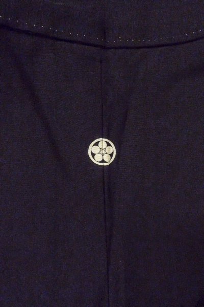 Photo4: O0509I Used Japanese kimono   Black TOMESODE formal for women / Synthetic. Peony,   (Grade B) (4)