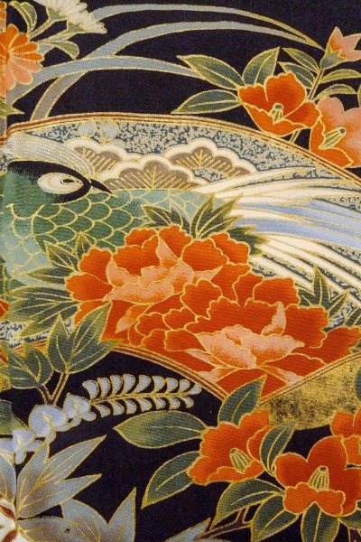 Photo8: O0509I Used Japanese kimono   Black TOMESODE formal for women / Synthetic. Peony,   (Grade B) (8)