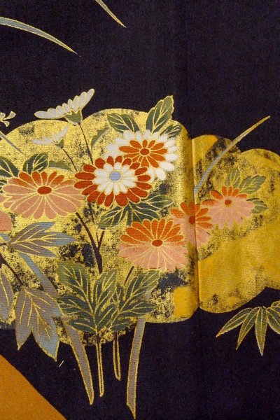 Photo11: O0509I Used Japanese kimono   Black TOMESODE formal for women / Synthetic. Peony,   (Grade B) (11)