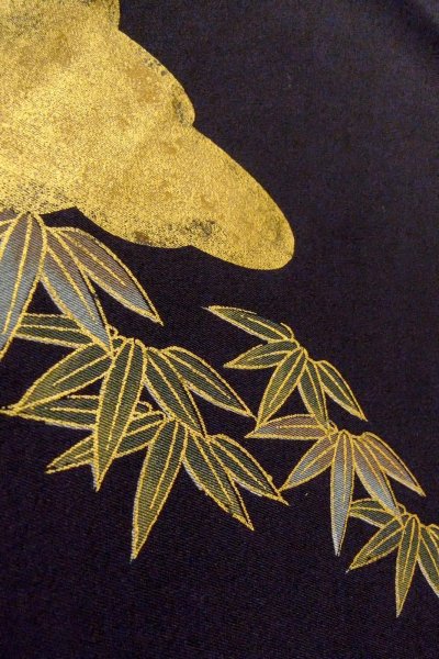 Photo16: O0509I Used Japanese kimono   Black TOMESODE formal for women / Synthetic. Peony,   (Grade B) (16)