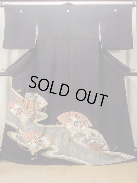 Photo2: O0509J Vintage Japanese kimono   Black TOMESODE formal for women / Silk. Chrysanthemum,   (Grade B) (2)