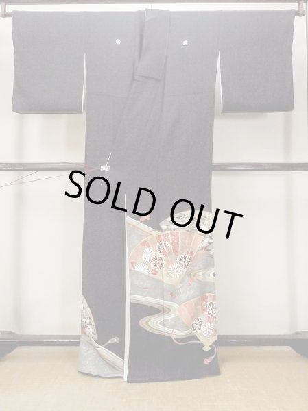 Photo3: O0509J Vintage Japanese kimono   Black TOMESODE formal for women / Silk. Chrysanthemum,   (Grade B) (3)