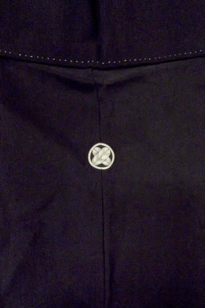 Photo4: O0509J Vintage Japanese kimono   Black TOMESODE formal for women / Silk. Chrysanthemum,   (Grade B) (4)