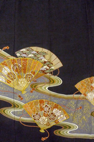 Photo5: O0509J Vintage Japanese kimono   Black TOMESODE formal for women / Silk. Chrysanthemum,   (Grade B) (5)