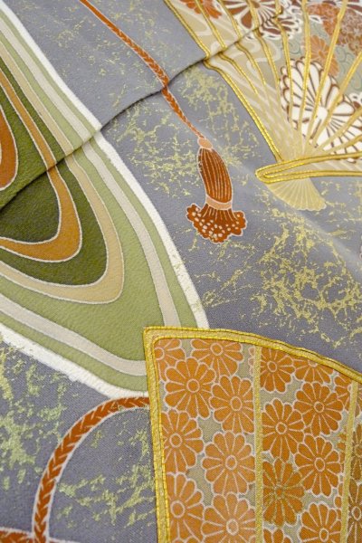 Photo13: O0509J Vintage Japanese kimono   Black TOMESODE formal for women / Silk. Chrysanthemum,   (Grade B) (13)