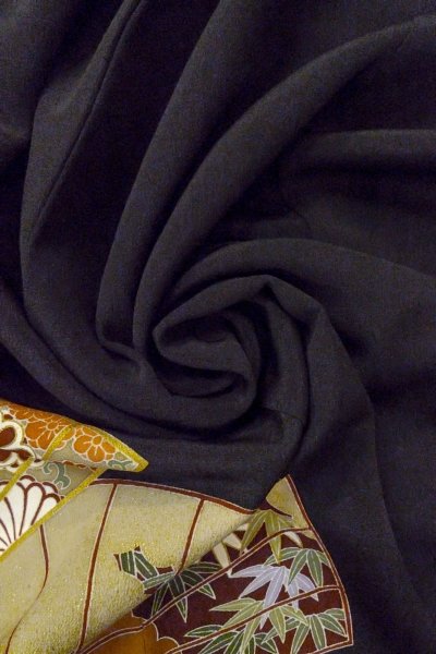 Photo18: O0509J Vintage Japanese kimono   Black TOMESODE formal for women / Silk. Chrysanthemum,   (Grade B) (18)