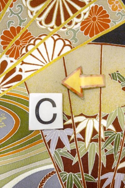 Photo22: O0509J Vintage Japanese kimono   Black TOMESODE formal for women / Silk. Chrysanthemum,   (Grade B) (22)