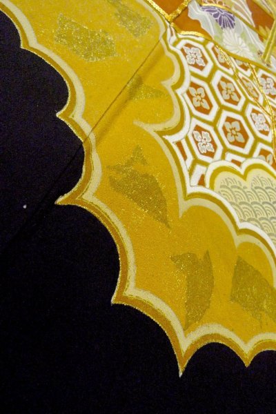 Photo13: O0509K Vintage Japanese kimono   Black TOMESODE formal for women / Silk. Chrysanthemum,   (Grade B) (13)