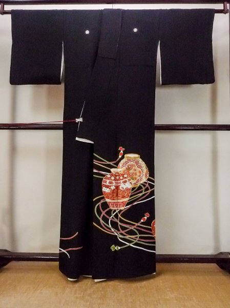 Photo2: O0509L Vintage Japanese kimono   Black TOMESODE formal for women / Silk. Peony,   (Grade B) (2)