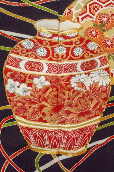 Photo7: O0509L Vintage Japanese kimono   Black TOMESODE formal for women / Silk. Peony,   (Grade B) (7)