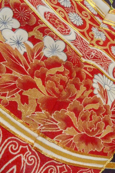 Photo12: O0509L Vintage Japanese kimono   Black TOMESODE formal for women / Silk. Peony,   (Grade B) (12)