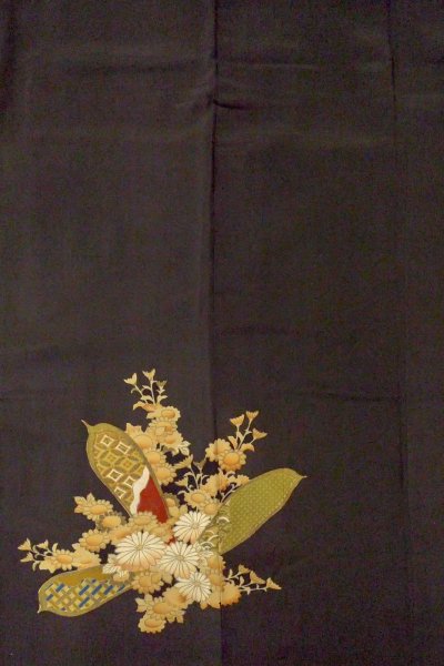 Photo6: O0509M Vintage Japanese kimono   Black TOMESODE formal for women / Silk. Peony, Spange gourd motif. There are stains.  (Grade D) (6)