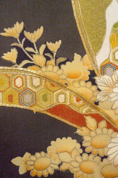 Photo8: O0509M Vintage Japanese kimono   Black TOMESODE formal for women / Silk. Peony, Spange gourd motif. There are stains.  (Grade D) (8)