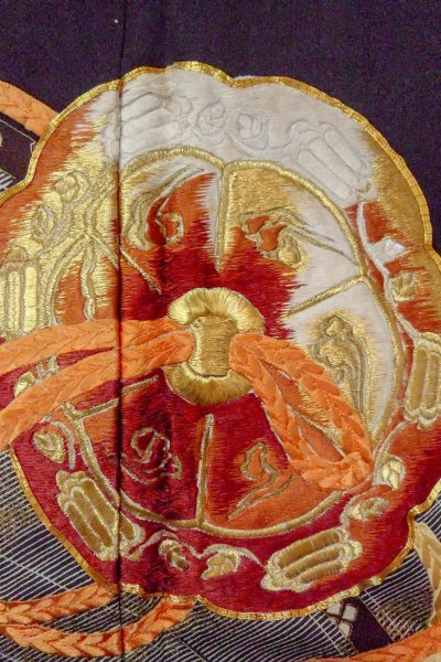 Photo7: O0509N Vintage Japanese kimono   Black TOMESODE formal for women / Silk. KUMIHIMO rope with tassels, Screen motif  (Grade B) (7)