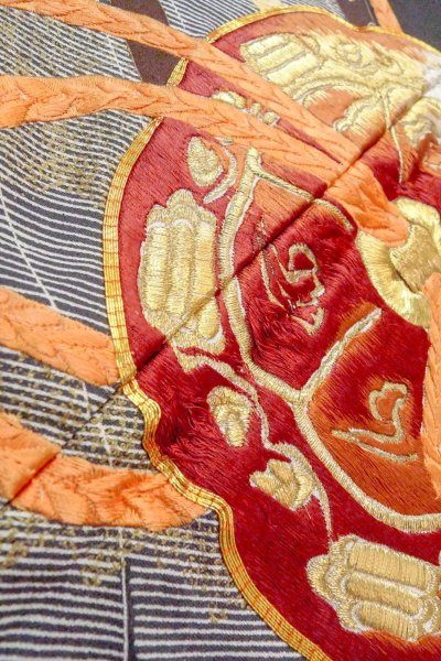 Photo12: O0509N Vintage Japanese kimono   Black TOMESODE formal for women / Silk. KUMIHIMO rope with tassels, Screen motif  (Grade B) (12)