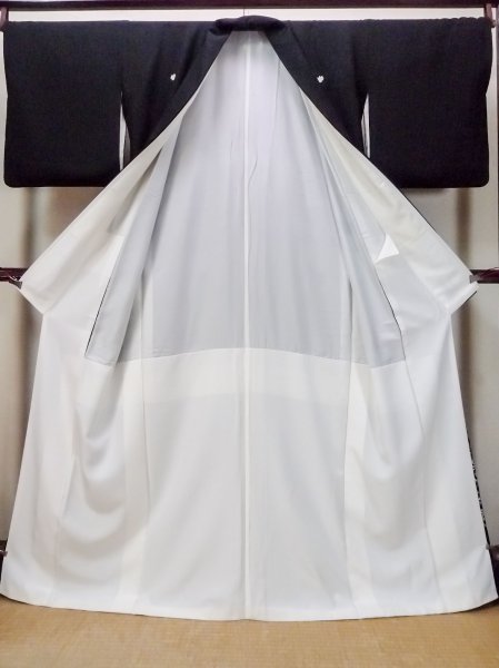 Photo3: O0509O Used Japanese kimono   Black TOMESODE formal for women / Silk. SAKURA cherry blossom,   (Grade B) (3)