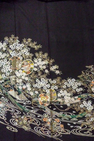 Photo5: O0509O Used Japanese kimono   Black TOMESODE formal for women / Silk. SAKURA cherry blossom,   (Grade B) (5)