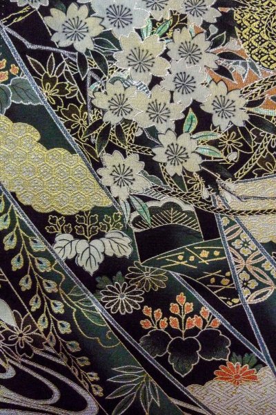 Photo9: O0509O Used Japanese kimono   Black TOMESODE formal for women / Silk. SAKURA cherry blossom,   (Grade B) (9)