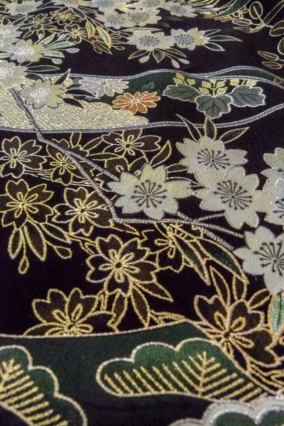 Photo15: O0509O Used Japanese kimono   Black TOMESODE formal for women / Silk. SAKURA cherry blossom,   (Grade B) (15)