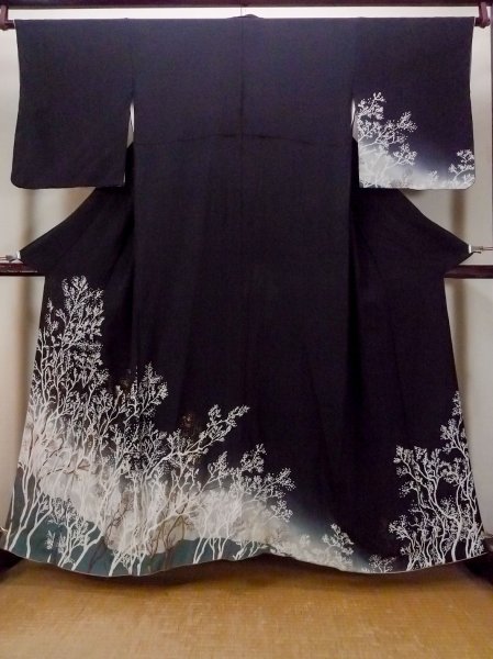 Photo1: O0509P Used Japanese kimono   Black TOMESODE formal for women / Silk. Tree,   (Grade C) (1)