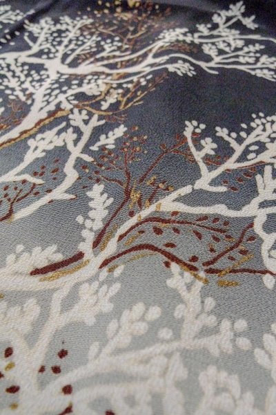 Photo11: O0509P Used Japanese kimono   Black TOMESODE formal for women / Silk. Tree,   (Grade C) (11)