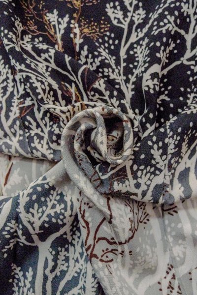 Photo13: O0509P Used Japanese kimono   Black TOMESODE formal for women / Silk. Tree,   (Grade C) (13)