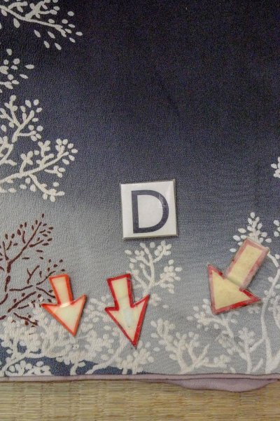 Photo18: O0509P Used Japanese kimono   Black TOMESODE formal for women / Silk. Tree,   (Grade C) (18)