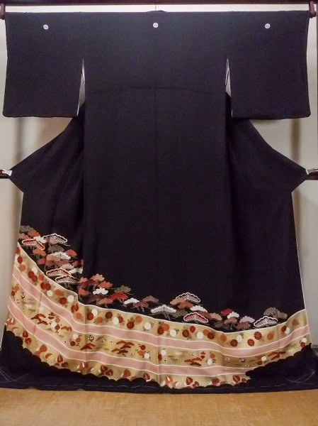 Photo1: O0509Q Vintage Japanese kimono   Black TOMESODE formal for women / Silk. Chrysanthemum,   (Grade C) (1)