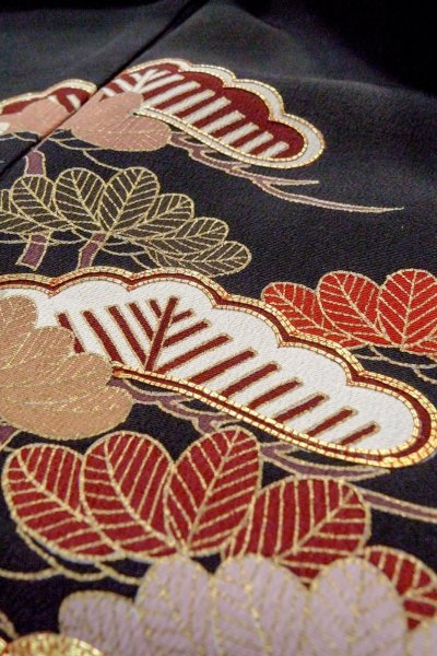 Photo11: O0509Q Vintage Japanese kimono   Black TOMESODE formal for women / Silk. Chrysanthemum,   (Grade C) (11)