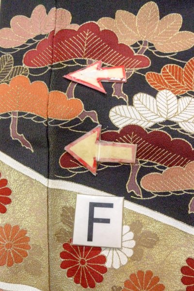 Photo21: O0509Q Vintage Japanese kimono   Black TOMESODE formal for women / Silk. Chrysanthemum,   (Grade C) (21)