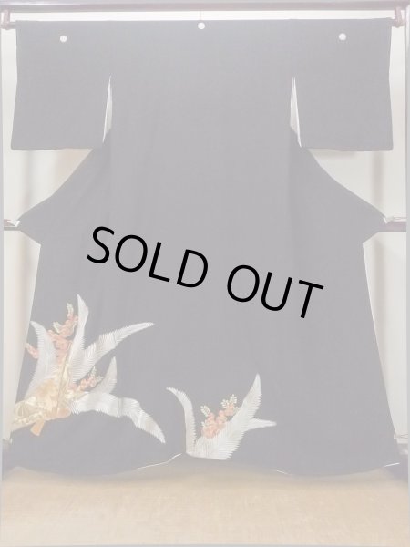Photo1: O0509R Vintage Japanese kimono   Black TOMESODE formal for women / Silk. Flower,   (Grade C) (1)