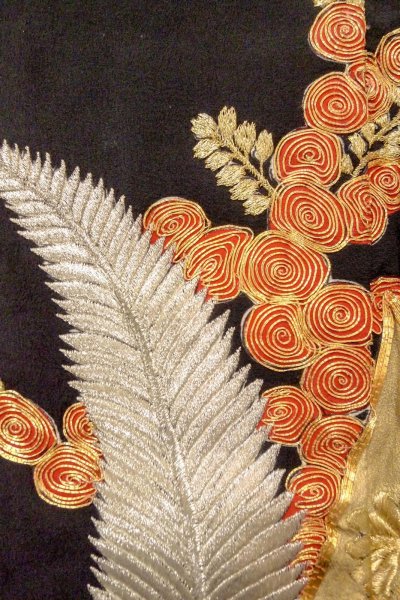 Photo8: O0509R Vintage Japanese kimono   Black TOMESODE formal for women / Silk. Flower,   (Grade C) (8)