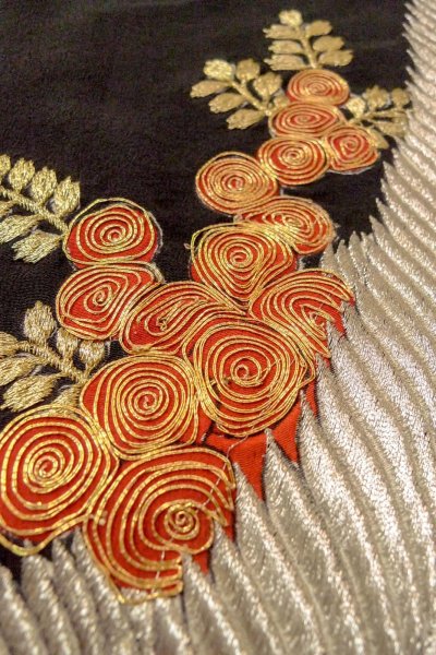 Photo10: O0509R Vintage Japanese kimono   Black TOMESODE formal for women / Silk. Flower,   (Grade C) (10)