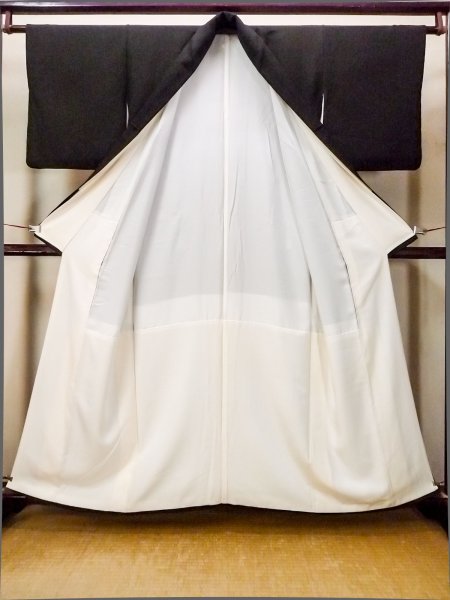 Photo3: O0509S Vintage Japanese kimono   Black TOMESODE formal for women / Silk. Crane,   (Grade C) (3)