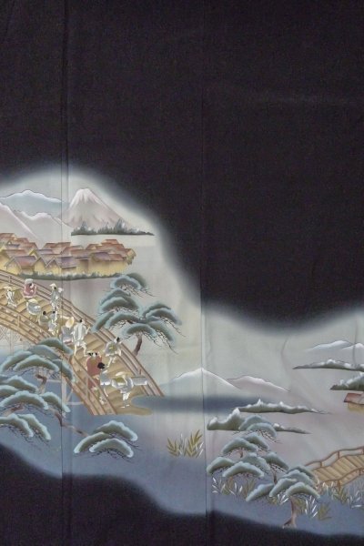 Photo5: O0509T Vintage Japanese kimono   Black TOMESODE formal for women / Silk. Pine tree/branch/needle,   (Grade B) (5)