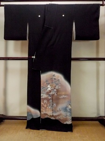 Photo2: Mint O0509V Vintage Japanese kimono   Black TOMESODE formal for women / Silk. UME plum bloom,   (Grade A) (2)