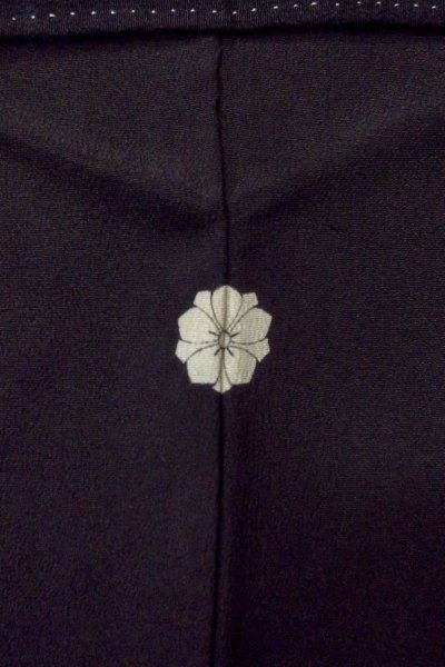 Photo4: O0509W Vintage Japanese kimono   Black TOMESODE formal for women / Silk. Chrysanthemum,   (Grade B) (4)