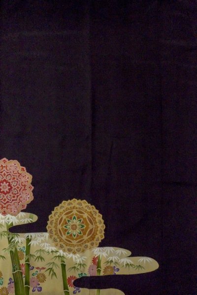 Photo6: O0509W Vintage Japanese kimono   Black TOMESODE formal for women / Silk. Chrysanthemum,   (Grade B) (6)