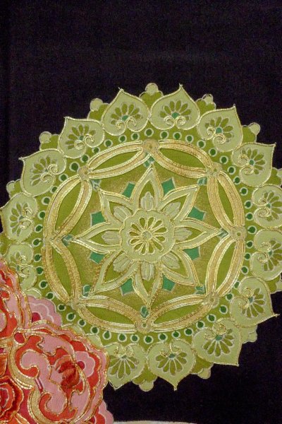 Photo8: O0509W Vintage Japanese kimono   Black TOMESODE formal for women / Silk. Chrysanthemum,   (Grade B) (8)