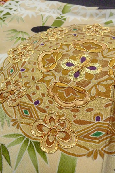 Photo12: O0509W Vintage Japanese kimono   Black TOMESODE formal for women / Silk. Chrysanthemum,   (Grade B) (12)