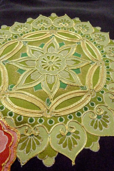 Photo13: O0509W Vintage Japanese kimono   Black TOMESODE formal for women / Silk. Chrysanthemum,   (Grade B) (13)