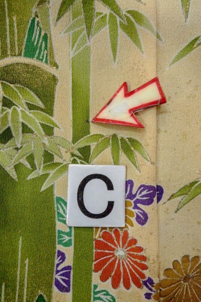 Photo20: O0509W Vintage Japanese kimono   Black TOMESODE formal for women / Silk. Chrysanthemum,   (Grade B) (20)